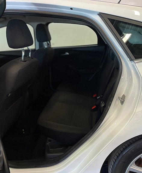 Ford Focus 7 of 11