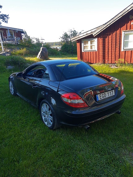 Mercedes-Benz SLK350 3 of 5