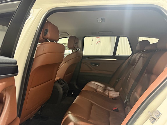 BMW 520d 12 of 16