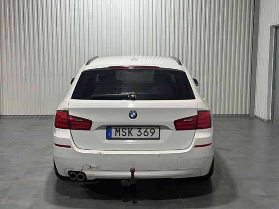 BMW 520d 4 of 5