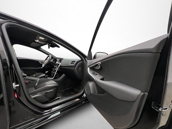 Volvo V40 22 of 27
