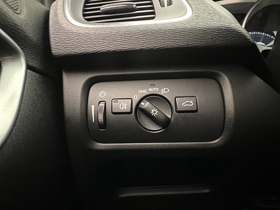 Volvo V40 12 of 27