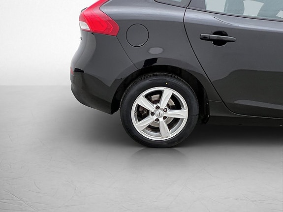 Volvo V40 24 of 27