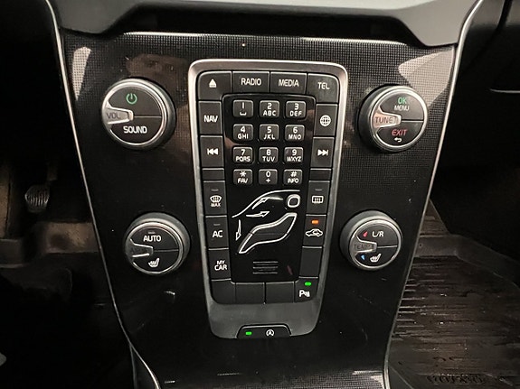 Volvo V40 19 of 27
