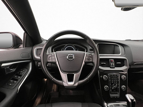 Volvo V40 11 of 27