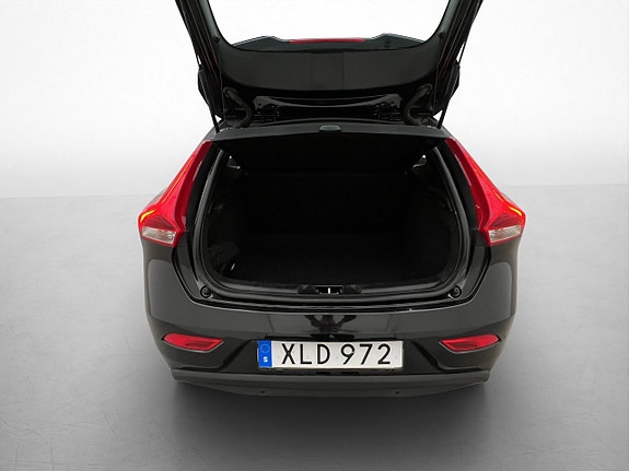 Volvo V40 23 of 27