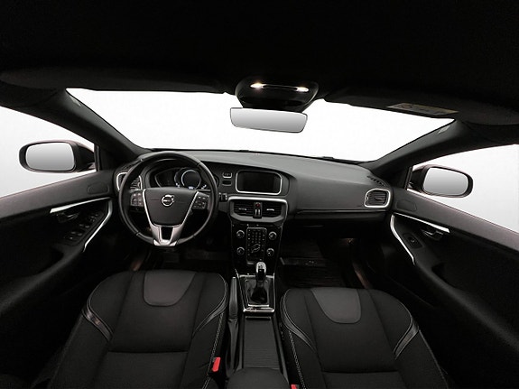 Volvo V40 10 of 27