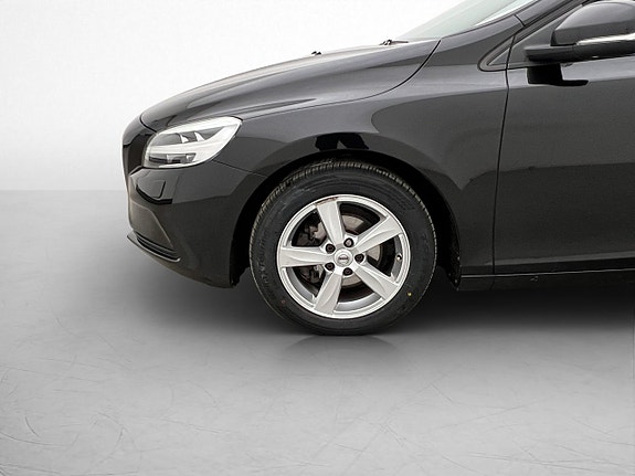 Volvo V40 26 of 27