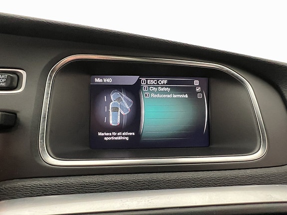 Volvo V40 17 of 27