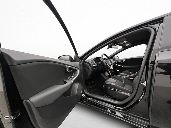 Volvo V40 8 of 27