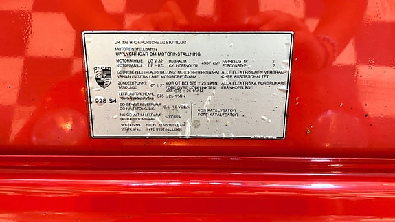 Porsche 928 19 of 24