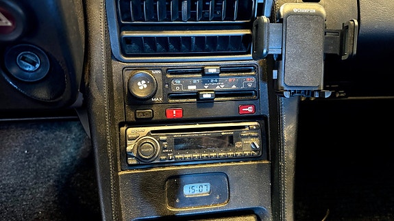 Porsche 928 16 of 24
