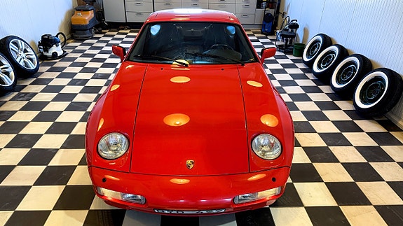 Porsche 928 5 of 24