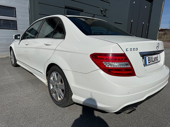 Mercedes-Benz C220 4 of 11