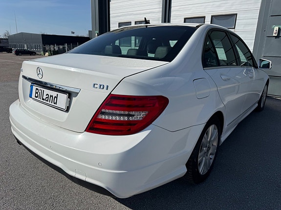 Mercedes-Benz C220 6 of 11