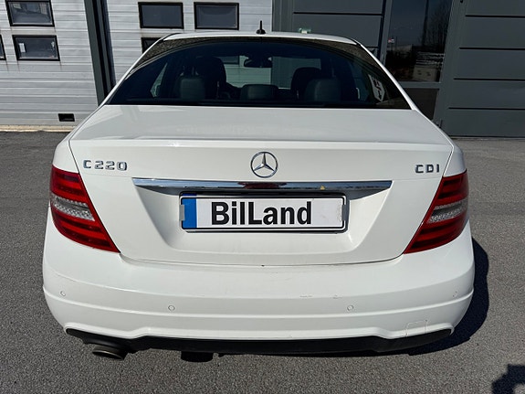 Mercedes-Benz C220 5 of 11