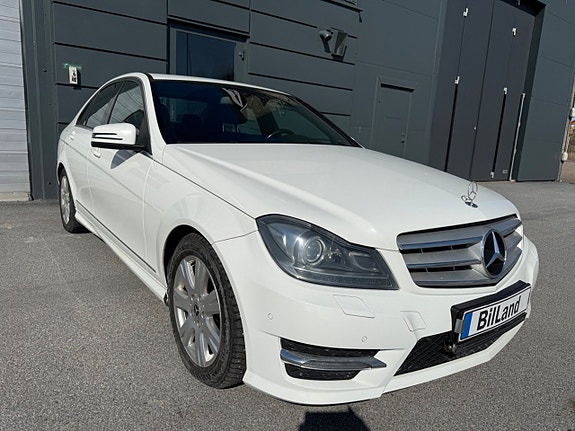 Mercedes-Benz C220 3 of 11