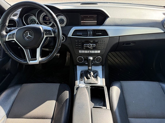 Mercedes-Benz C220 8 of 11