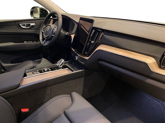 Volvo XC60 4 of 14