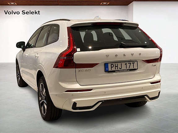 Volvo XC60 2 of 14