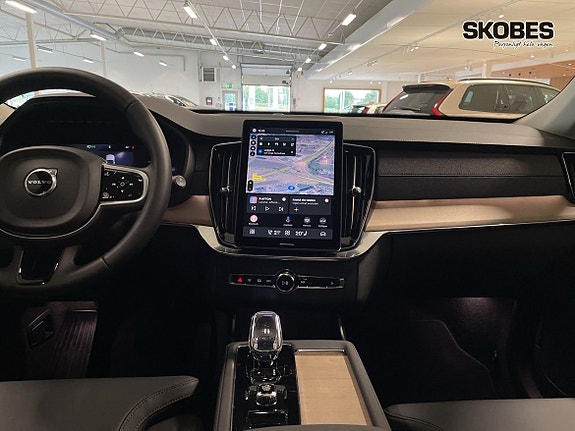 Volvo XC90 13 of 23
