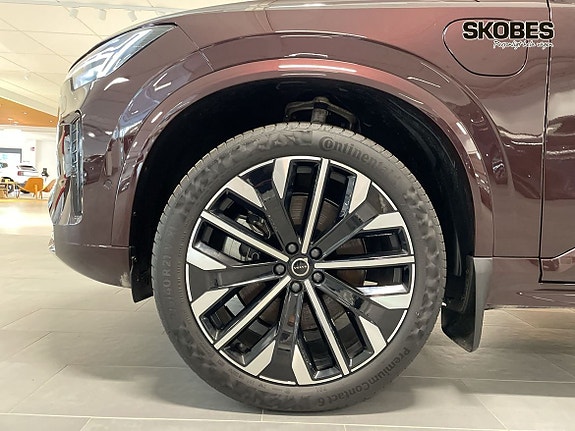 Volvo XC90 18 of 23