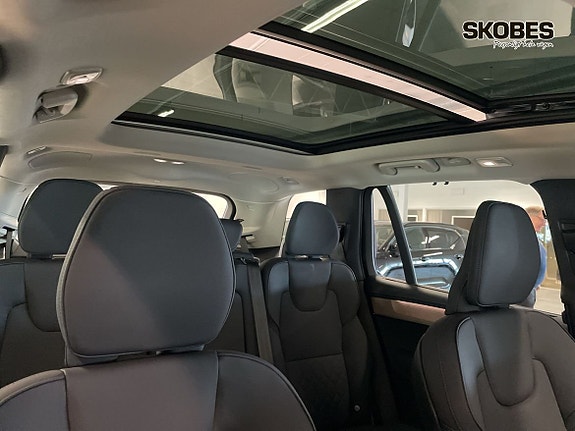 Volvo XC90 22 of 23