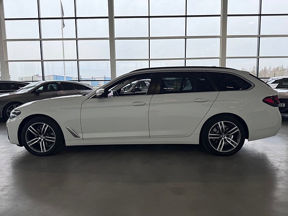 BMW 520d 3 of 5