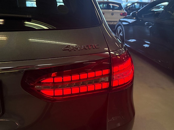 Mercedes-Benz E220 d 10 of 24