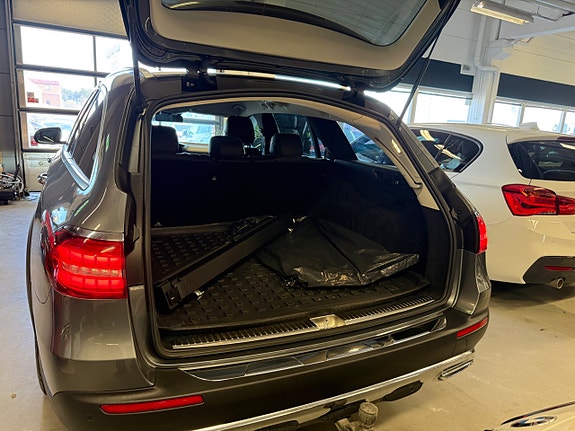 Mercedes-Benz E220 d 23 of 24