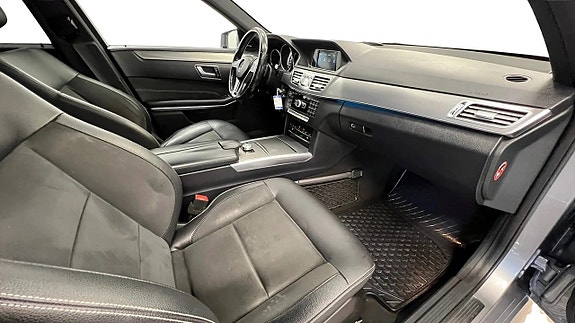 Mercedes-Benz E220 16 of 18