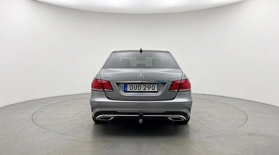 Mercedes-Benz E220 5 of 18