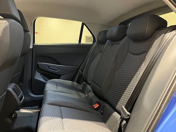 Volkswagen T-Roc 8 of 18