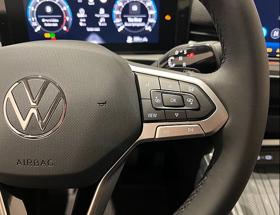 Volkswagen T-Roc 13 of 18
