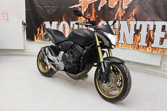 Honda CB600f Hornet 2 of 8