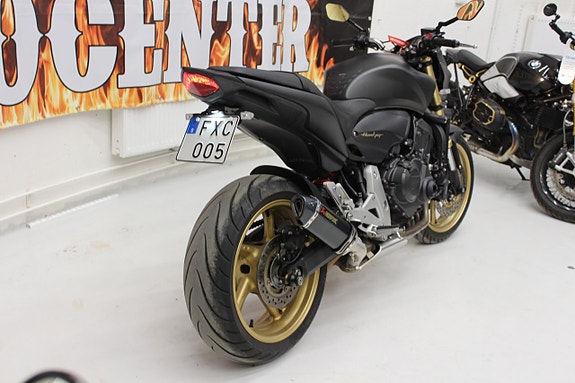 Honda CB600f Hornet 3 of 8