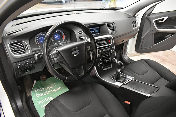 Volvo S60 15 of 18