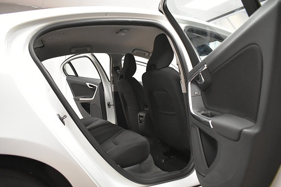 Volvo S60 13 of 18