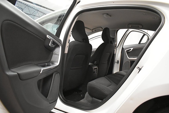 Volvo S60 12 of 18