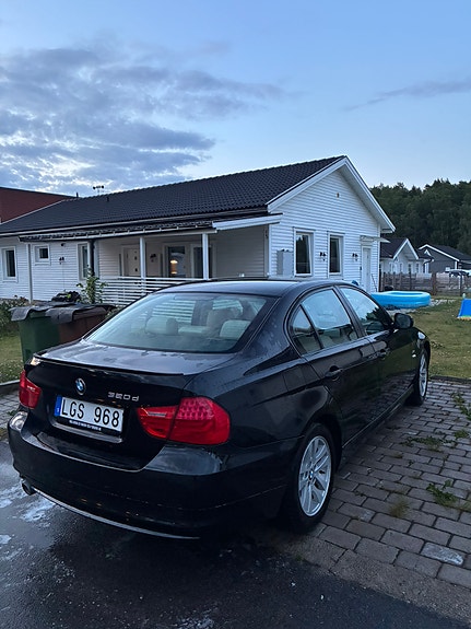 BMW 320d 4 of 7