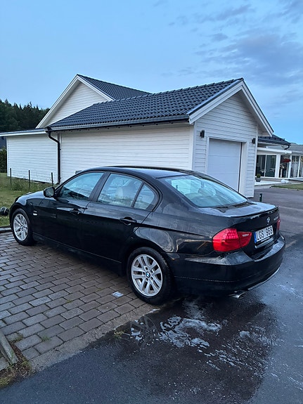 BMW 320d 3 of 7