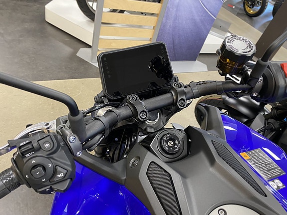 Yamaha MT-09 Icon Blue 5 of 6