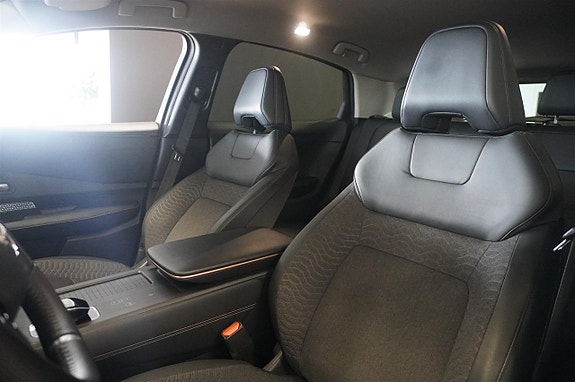 Nissan Ariya 10 of 15