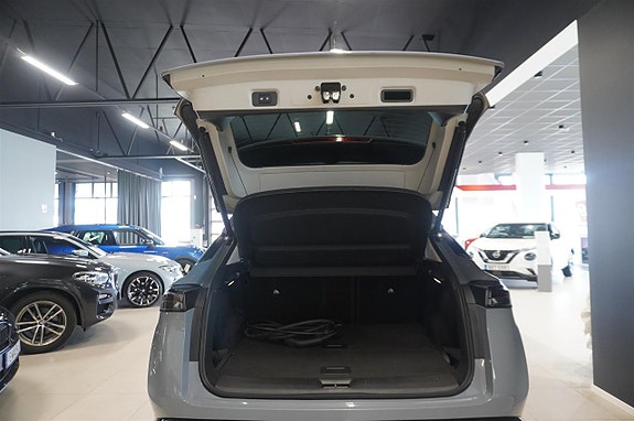 Nissan Ariya 6 of 15