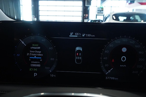 Nissan Ariya 14 of 15