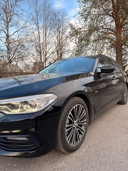 BMW 520d 2 of 5