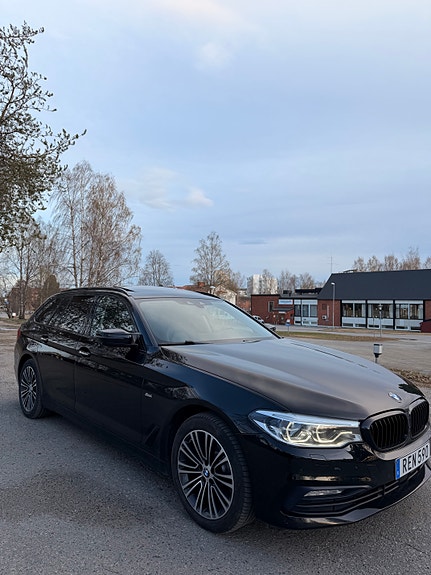 BMW 520d 3 of 5