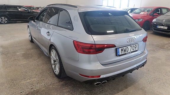 Audi A4 6 of 17