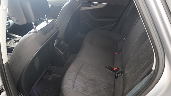 Audi A4 16 of 17