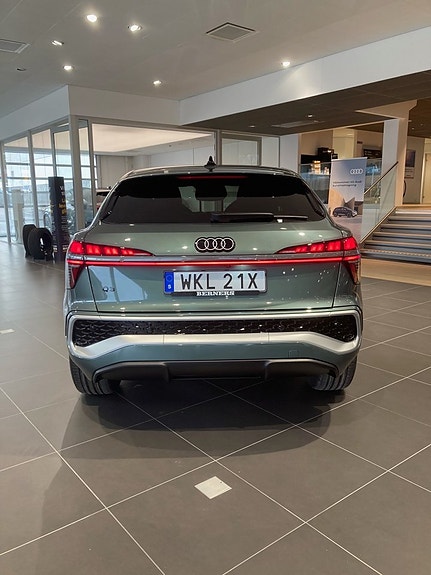 Audi Q3 4 of 5